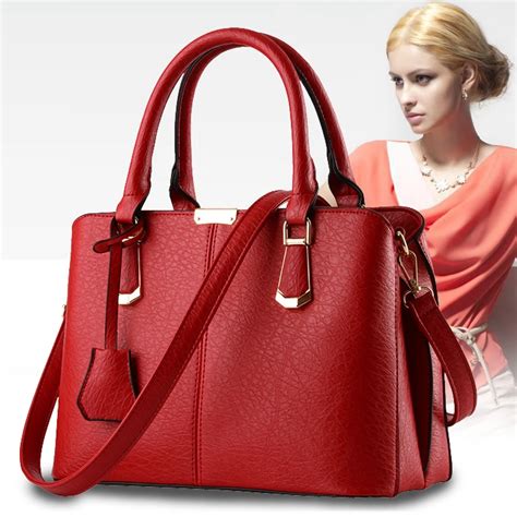 BAGS & HANDBAGS FOR WOMEN .